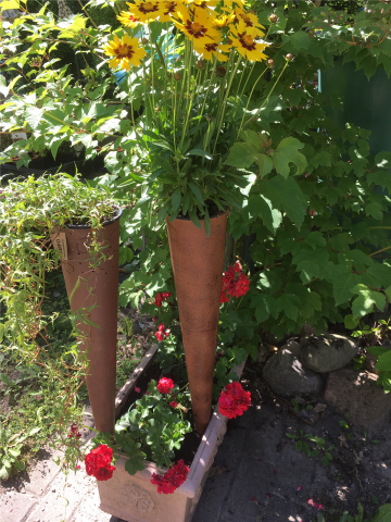 Beetstecker aus Metall zum Bepflanzen